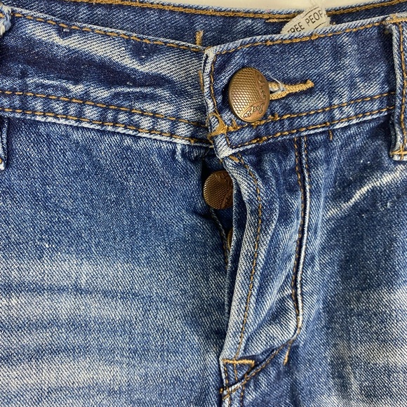 Free People Distressed Denim Blue Jean Shorts Women’s size 25 - Picture 5 of 10